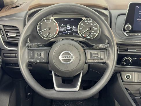 Used 2021 Nissan Rogue S image 17