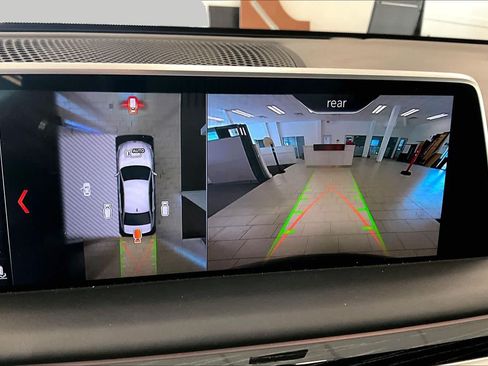 Used 2019 BMW 750i w/ Executive Package RWD image 24