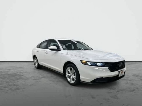 Certified 2025 Honda Accord LX image 6