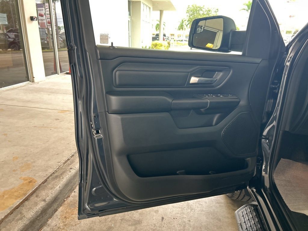 New 2025 RAM 1500 Tradesman AWD/4WD image 33