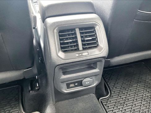 Used 2019 Volkswagen Tiguan SE AWD/4WD image 30