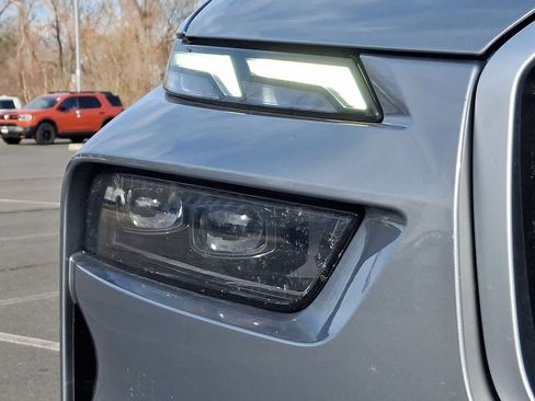 Used 2023 BMW X7 xDrive40i image 30