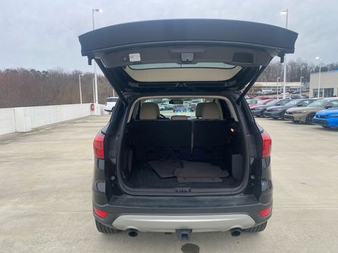 Used 2019 Ford Escape Titanium image 18