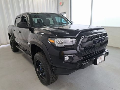 Used 2021 Toyota Tacoma Limited w/ Nightshade Package image 4
