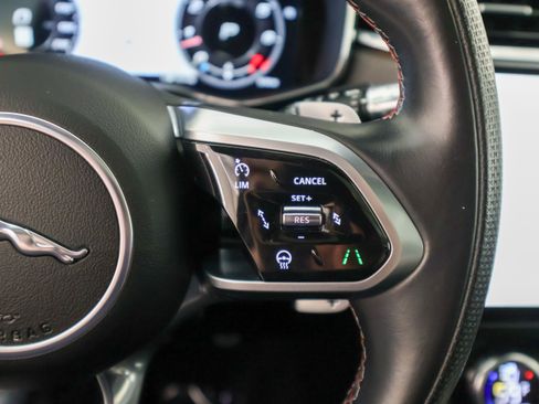 Used 2021 Jaguar F-PACE SVR image 31