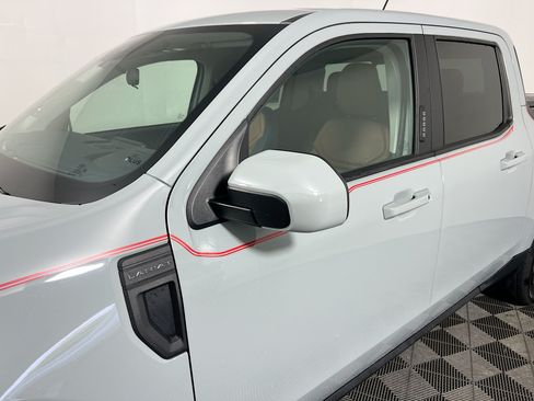 Used 2023 Ford Maverick Lariat FWD image 12