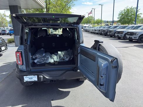 New 2025 Ford Bronco Outer Banks w/ Black Appearance Package AWD/4WD image 6