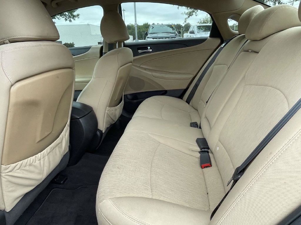 Used 2011 Hyundai Sonata GLS w/ Popular Equipment Pkg 2 FWD image 9