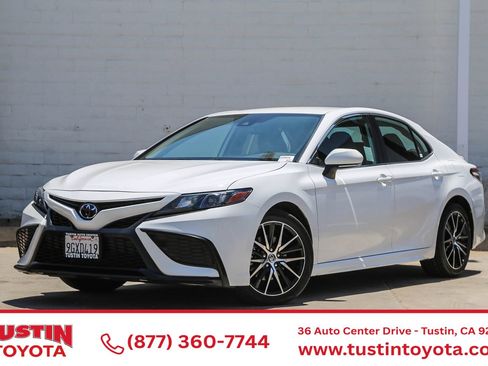 Certified 2023 Toyota Camry SE w/ Convenience Package FWD image 1