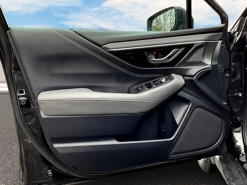 Used 2023 Subaru Outback Onyx Edition image 12