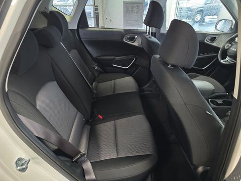 Used 2024 Kia Soul LX w/ Option Group 015 image 40