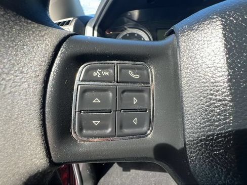 Used 2019 RAM 1500 Classic SLT AWD/4WD image 18