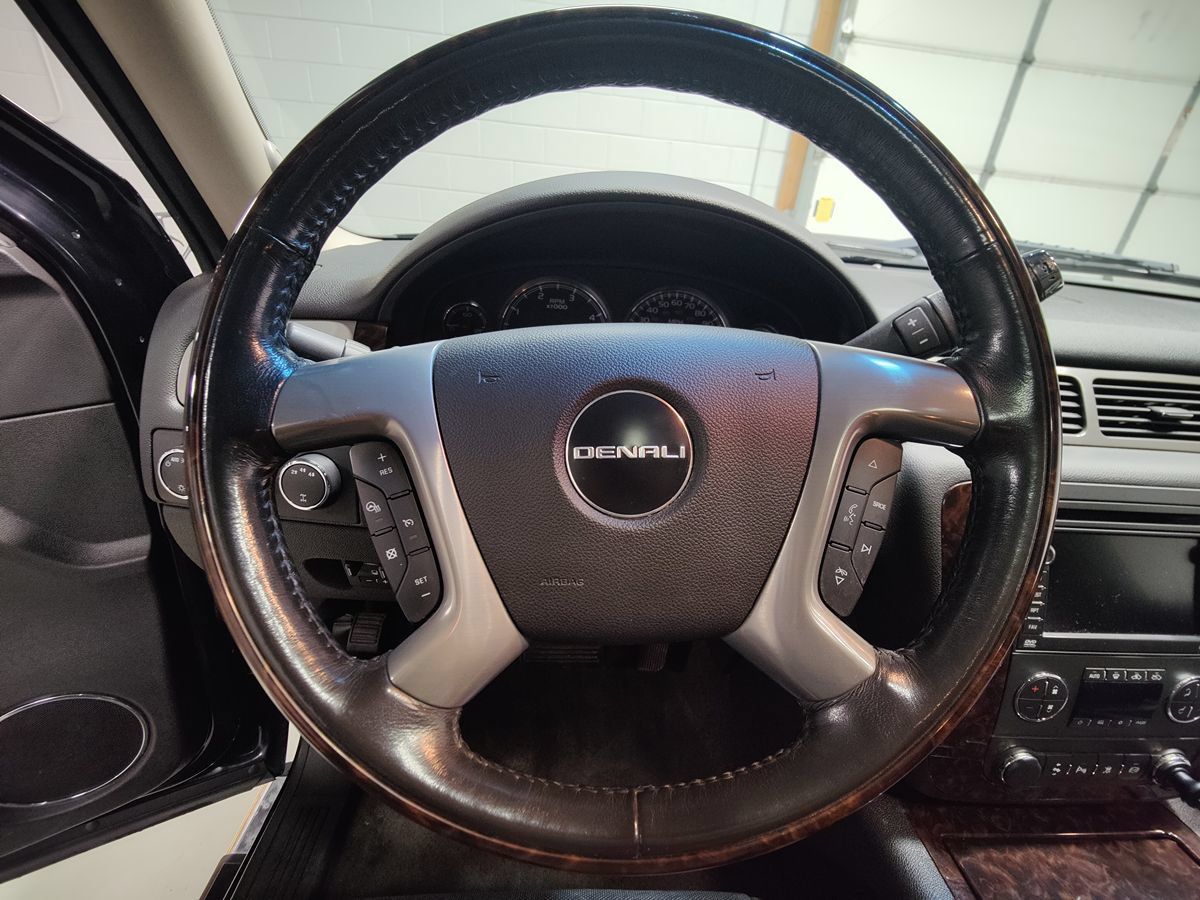 Used 2011 GMC Sierra 2500 Denali AWD/4WD image 33