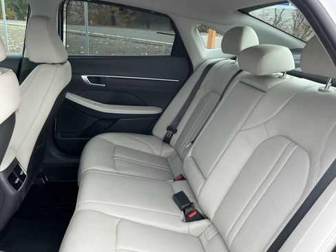 Used 2021 Hyundai Sonata Limited w/ Cargo Package image 14