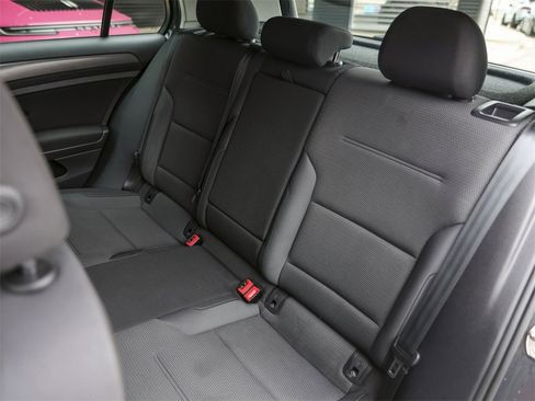 Used 2019 Volkswagen e-Golf SE w/ Driver Assistance Package image 27