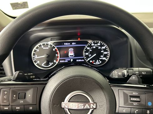 Used 2023 Nissan Rogue SV image 12