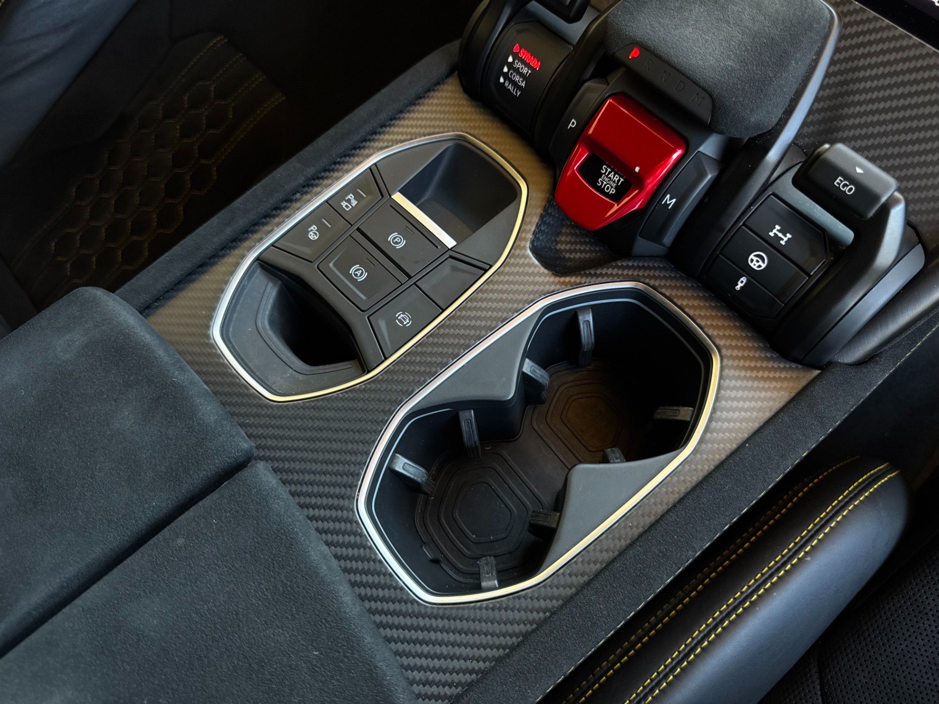 Used 2023 Lamborghini Urus Performante AWD/4WD image 33
