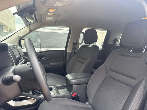 Used 2022 Nissan Frontier SV RWD image 9
