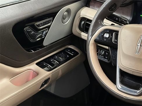 Used 2022 Lincoln Aviator Reserve w/ Equipment Group 201A image 23