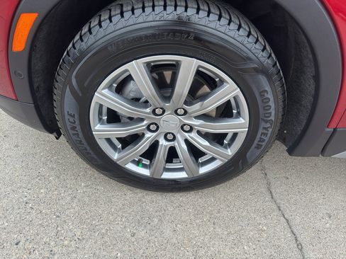 Used 2023 Cadillac XT4 Premium Luxury w/ Technology Package AWD/4WD image 12