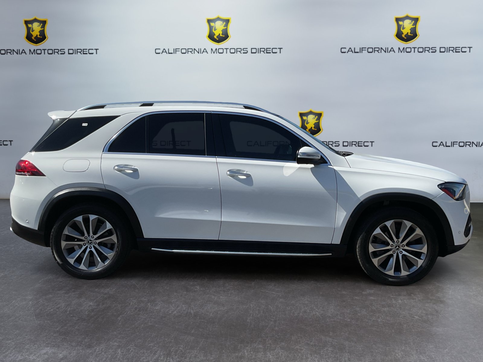 Used 2022 Mercedes-Benz GLE 350 4MATIC w/ Premium Package image 4
