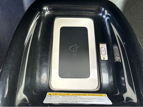 Used 2016 Toyota Prius Three Touring image 22