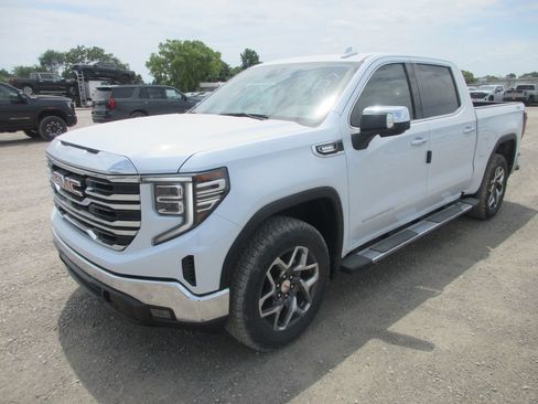 New 2026 GMC Sierra 1500 SLT w/ SLT Premium Plus Package AWD/4WD image 12