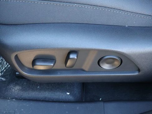 New 2026 Chevrolet Equinox LT w/ Convenience Package II image 16