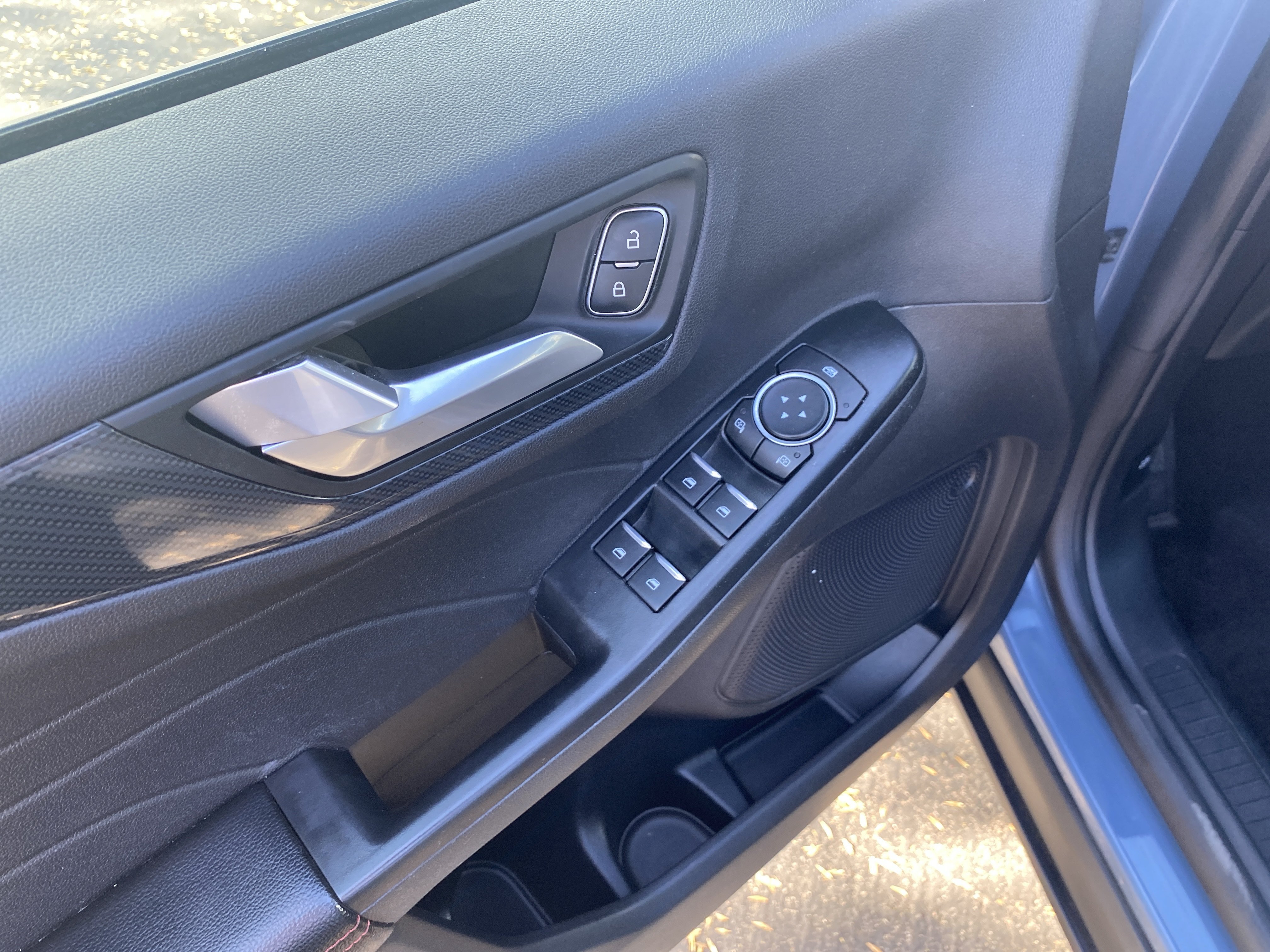 Used 2025 Ford Escape ST-Line FWD image 8