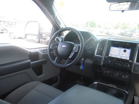 Used 2017 Ford F250 XLT w/ XLT Premium Package AWD/4WD image 23