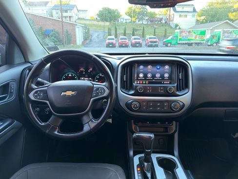 Used 2021 Chevrolet Colorado LT AWD/4WD image 19