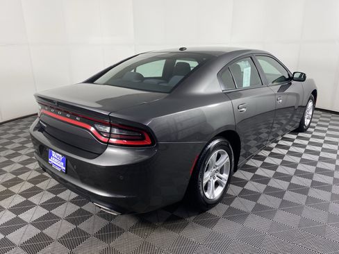 Used 2020 Dodge Charger SXT RWD image 6