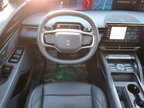 Used 2025 Lincoln Nautilus Premier w/ Jet Appearance Package image 13