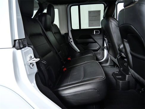 Used 2022 Jeep Wrangler Unlimited Sahara w/ Cold Weather Group image 13