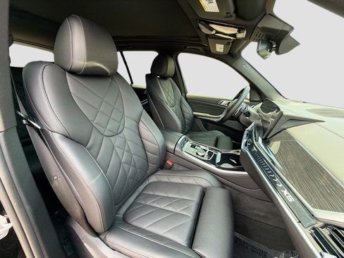 Used 2024 BMW X5 sDrive40i w/ M Sport Package RWD image 14