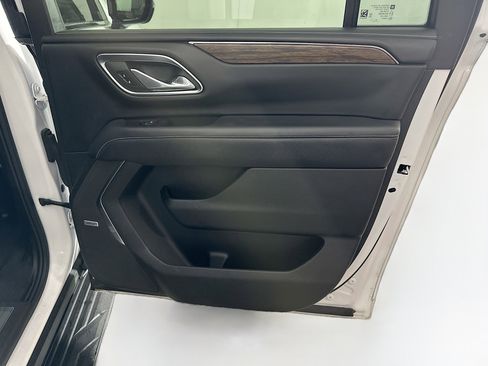 Used 2023 Chevrolet Suburban Premier image 32