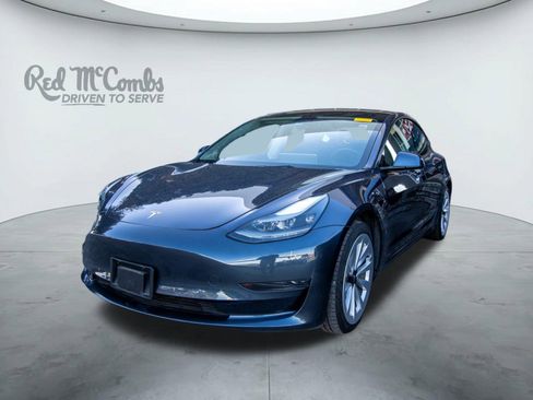 Used 2023 Tesla Model 3 Standard Range image 1