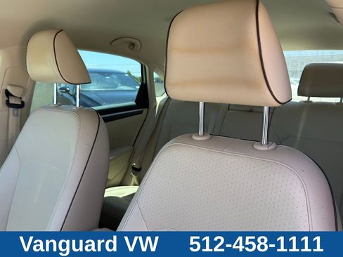 Used 2017 Volkswagen Passat 1.8T R-Line FWD image 9