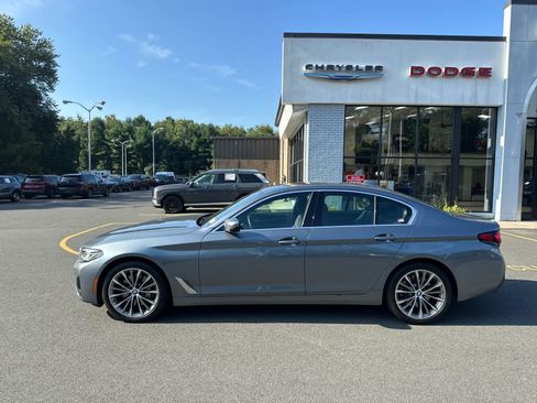 Used 2022 BMW 540i xDrive w/ Premium Package AWD/4WD image 2