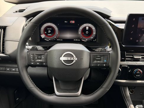 Certified 2026 Nissan Pathfinder SL AWD/4WD image 13