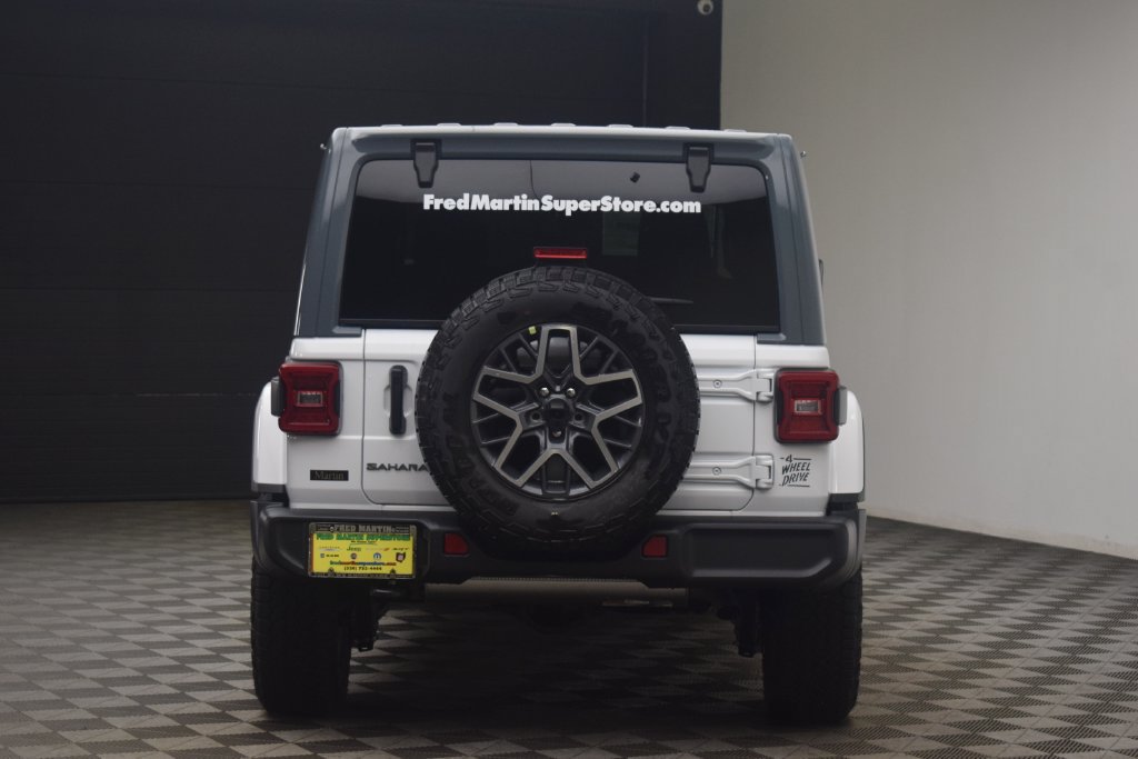 New 2026 Jeep Wrangler Unlimited Sahara w/ Rockslide Package AWD/4WD image 11