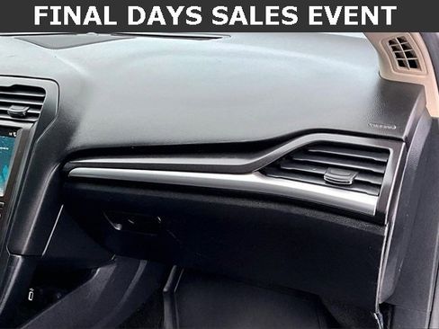 Used 2018 Ford Fusion Titanium image 23