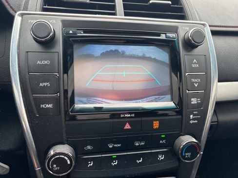 Used 2016 Toyota Camry SE w/ Moonroof Package image 17