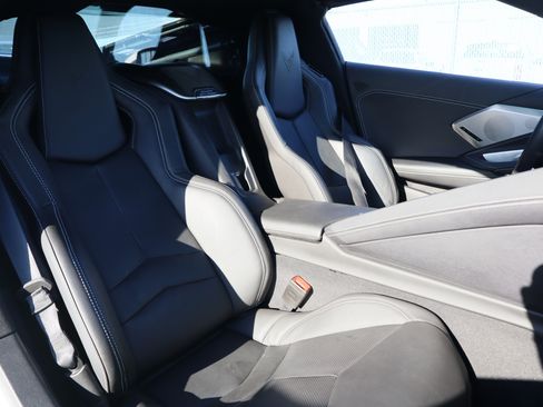 Used 2021 Chevrolet Corvette Stingray Preferred Cpe w/ 2LT image 18