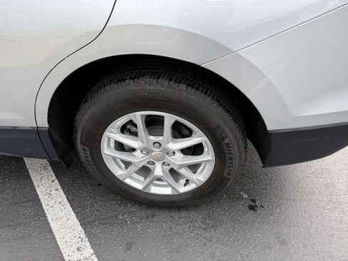 Certified 2022 Chevrolet Equinox LS w/ LS Convenience Package FWD image 5