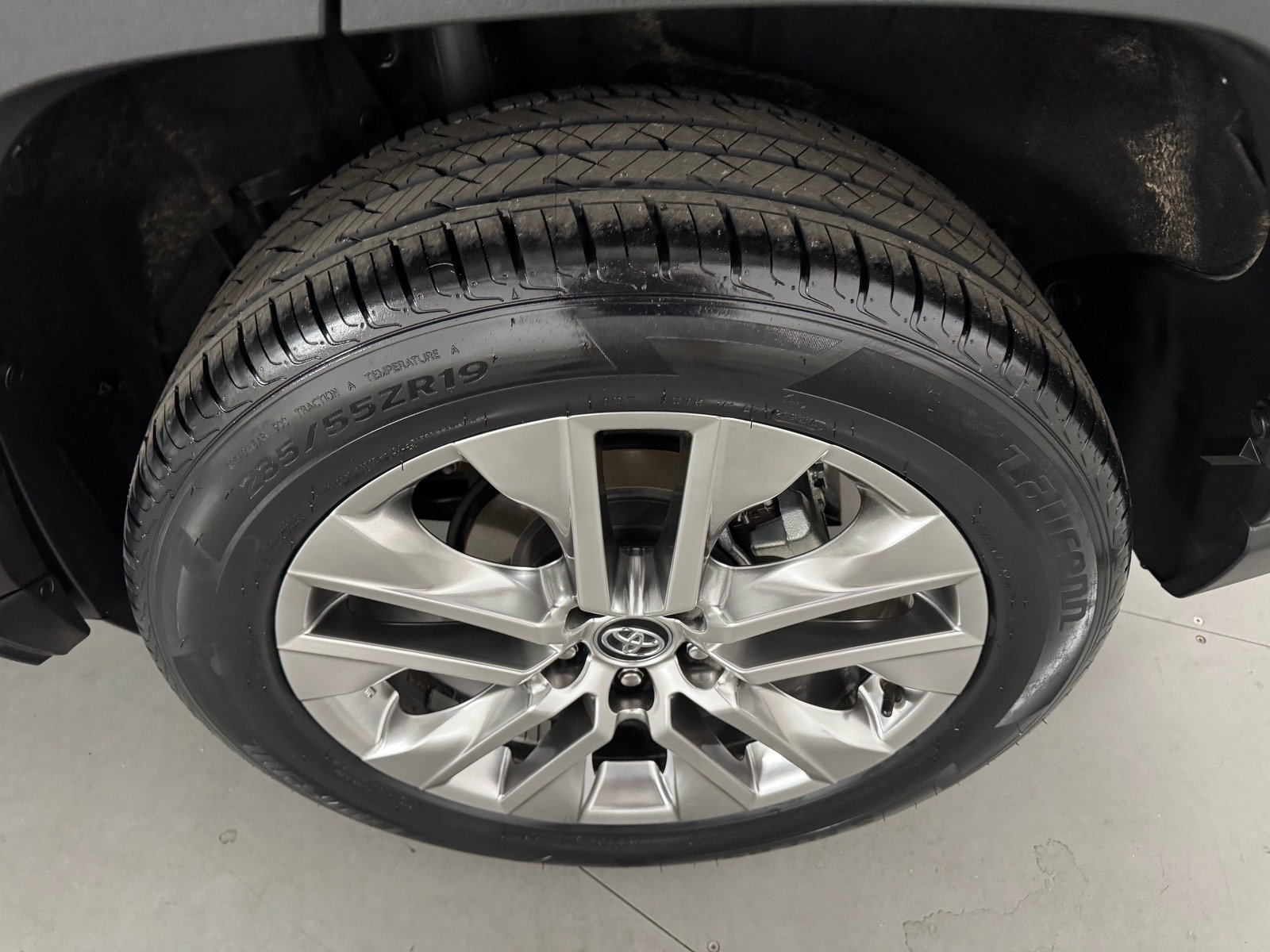 Used 2020 Toyota RAV4 Limited FWD image 10