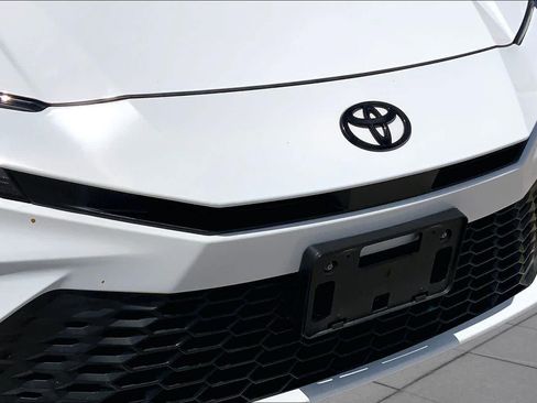 Used 2025 Toyota Camry SE w/ Multimedia Upgrade Package FWD image 29