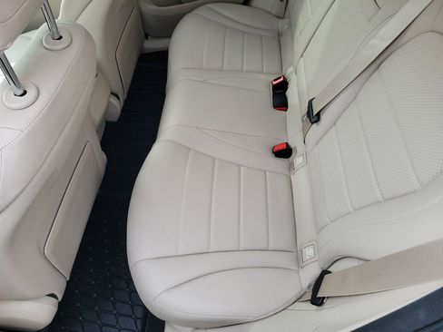 Used 2022 Mercedes-Benz GLC 300 4MATIC w/ Premium Package Lite image 16