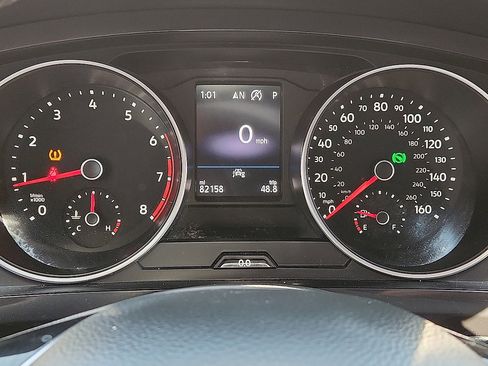 Used 2021 Volkswagen Tiguan SE image 10