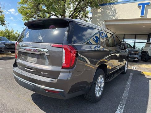 Used 2021 GMC Yukon XL SLT w/ SLT Luxury Plus Package AWD/4WD image 5